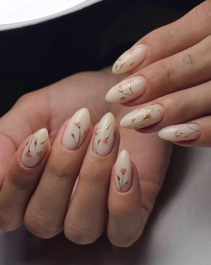Ash Luxe Nails Refined Approach